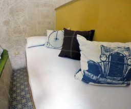 The small single bed in Room 3 of Casa La Obrapia guesthouse in Old Havana