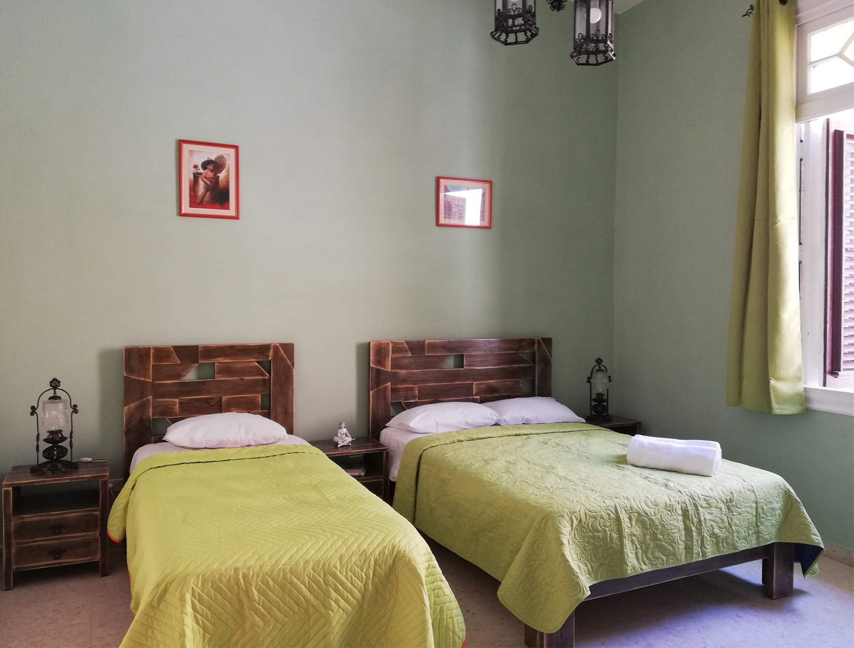 Green themed room in Old Havana private guesthouse La Quimera